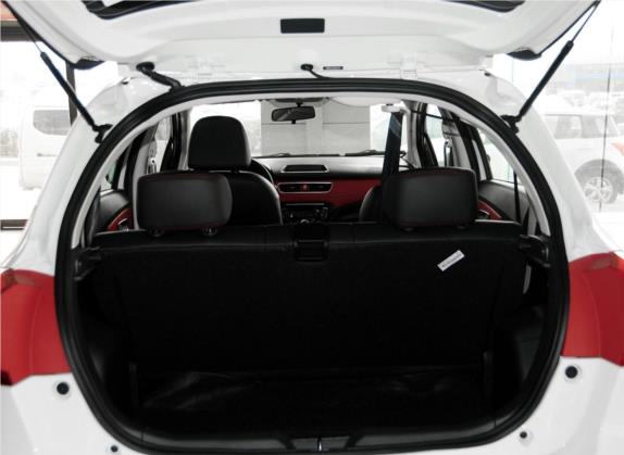 哈弗H1 2015款 1.5L 手动都市型 车厢座椅   后备厢