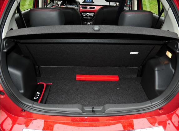 哈弗H1 2015款 1.5L AMT豪华型 车厢座椅   后备厢