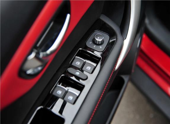 哈弗H1 2015款 1.5L AMT豪华型 车厢座椅   门窗控制