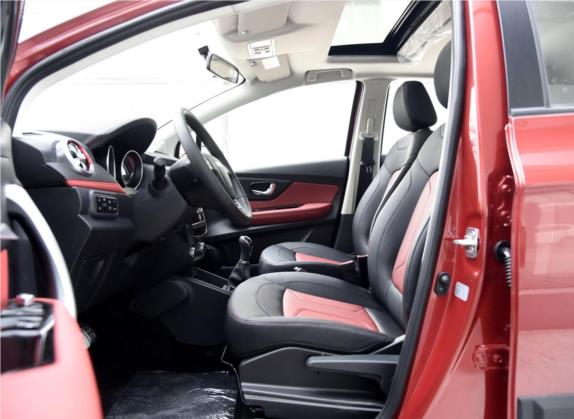 哈弗H1 2016款 改款 蓝标 1.5L 手动豪华型 车厢座椅   前排空间