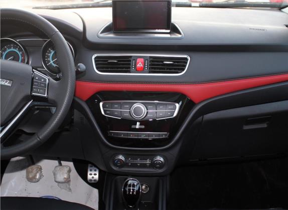 哈弗H1 2016款 改款 蓝标 1.5L 手动尊贵型 中控类   中控台