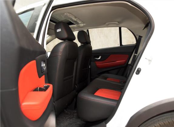 哈弗H1 2016款 改款 蓝标 1.5L AMT豪华型 车厢座椅   后排空间
