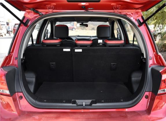 哈弗H1 2017款 红标 1.5L 手动豪华型 车厢座椅   后备厢