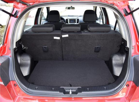 哈弗H1 2017款 红标 1.5L AMT舒适型 车厢座椅   后备厢