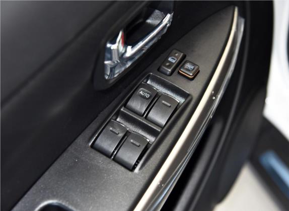 哈弗H1 2017款 红标 1.5L AMT豪华型 车厢座椅   门窗控制