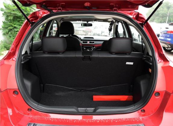 哈弗H1 2017款 蓝标 1.5L 手动标准型 车厢座椅   后备厢