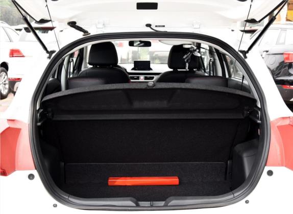 哈弗H1 2017款 蓝标 1.5L 手动豪华型 车厢座椅   后备厢