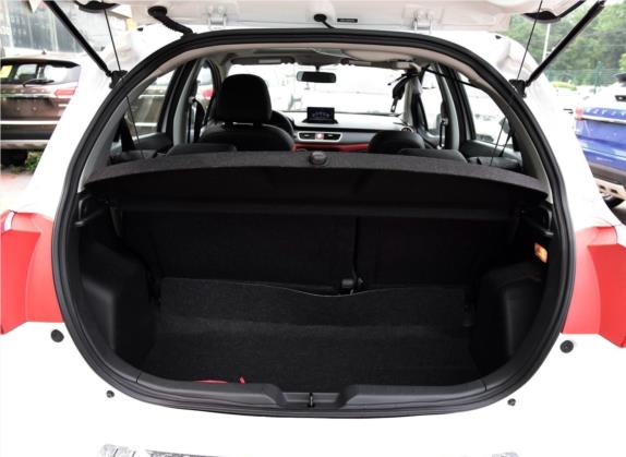 哈弗H1 2017款 蓝标 1.5L AMT尊贵型 车厢座椅   后备厢
