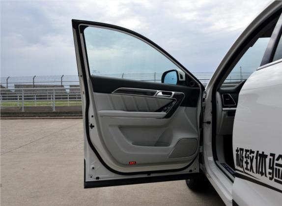 哈弗H6 Coupe 2015款 蓝标 2.0T 自动两驱尊贵型 车厢座椅   前门板