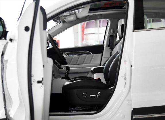 哈弗H6 Coupe 2015款 蓝标 2.0T 手动两驱尊贵型 车厢座椅   前排空间