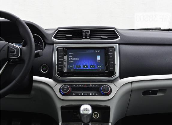 哈弗H6 Coupe 2015款 蓝标 2.0T 手动四驱尊贵型 中控类   中控台