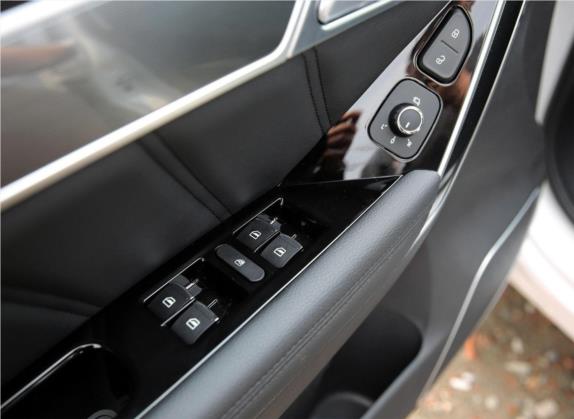 哈弗H6 Coupe 2016款 蓝标柴油 2.0T 手动四驱精英型 国V 车厢座椅   门窗控制