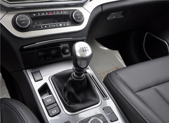 哈弗H6 Coupe 2017款 蓝标 2.0T 手动两驱都市型 中控类   挡把