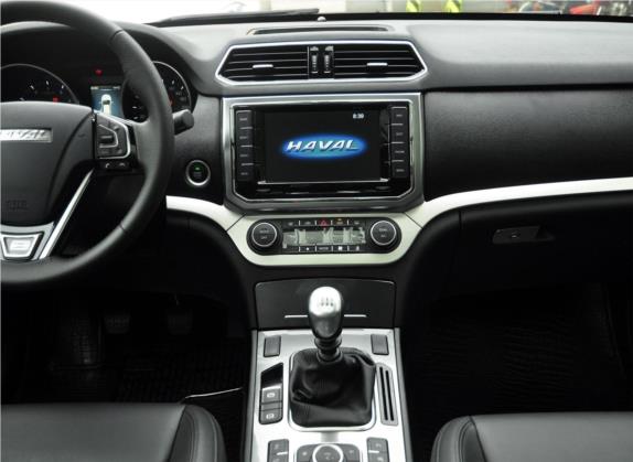 哈弗H6 Coupe 2017款 蓝标 2.0T 手动两驱精英型 中控类   中控台