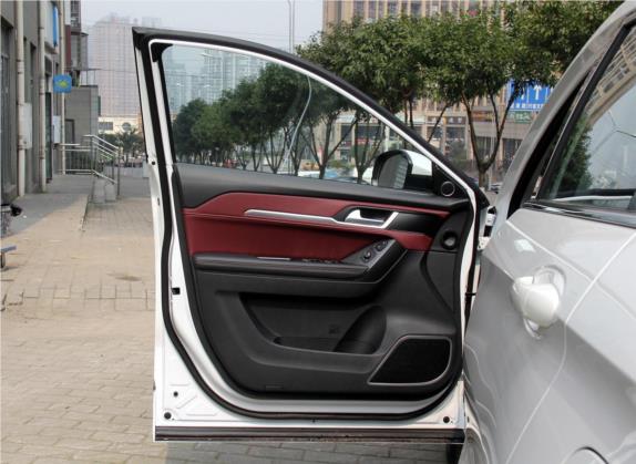 哈弗H6 Coupe 2019款 1.5T 自动两驱精英型 国V 车厢座椅   前门板