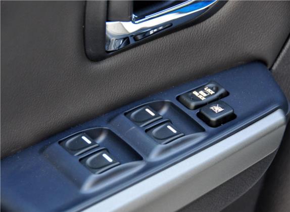 哈弗H3 2010款 锐意版 2.0L 天窗版 车厢座椅   门窗控制