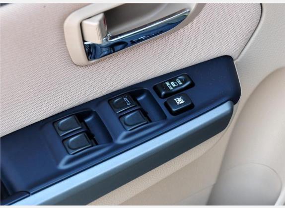 哈弗H3 2010款 领先版 2.5TCI 两驱舒适型 车厢座椅   门窗控制
