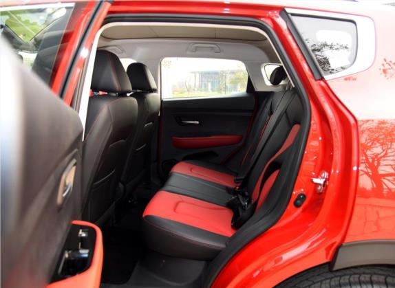 哈弗H2s 2017款 红标 1.5T 双离合豪华型 车厢座椅   后排空间
