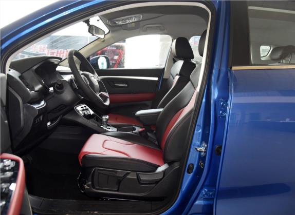 哈弗H2s 2017款 红标 1.5T 双离合舒适型 车厢座椅   前排空间