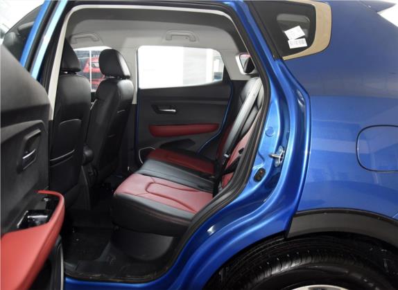 哈弗H2s 2017款 红标 1.5T 双离合舒适型 车厢座椅   后排空间
