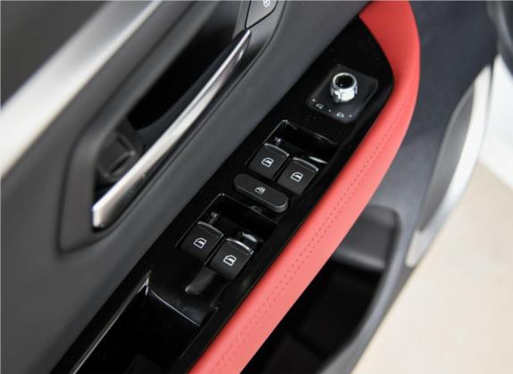 哈弗H2s 2018款 红标 1.5T 双离合舒适型 车厢座椅   门窗控制
