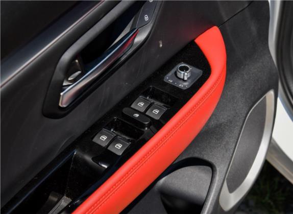 哈弗H2s 2018款 蓝标 1.5T 双离合智尚型 车厢座椅   门窗控制