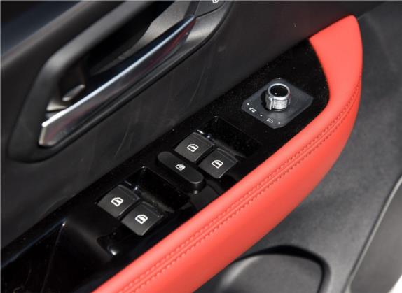 哈弗H2s 2018款 红标 1.5T 双离合风尚型 车厢座椅   门窗控制