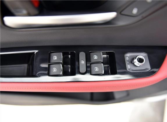 哈弗H2s 2018款 1.5T 双离合风尚型 车厢座椅   门窗控制