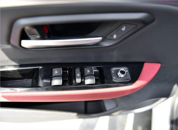 哈弗H2s 2018款 1.5T 双离合智尚型 车厢座椅   门窗控制