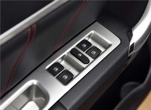 哈弗M6 2017款 1.5T 手动两驱精英型 车厢座椅   门窗控制