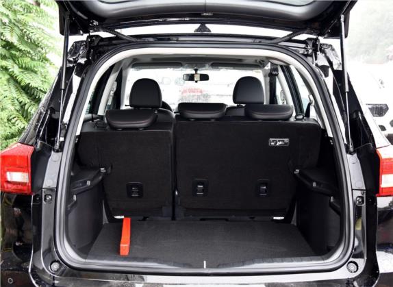 哈弗M6 2017款 1.5T 自动两驱精英型 车厢座椅   后备厢