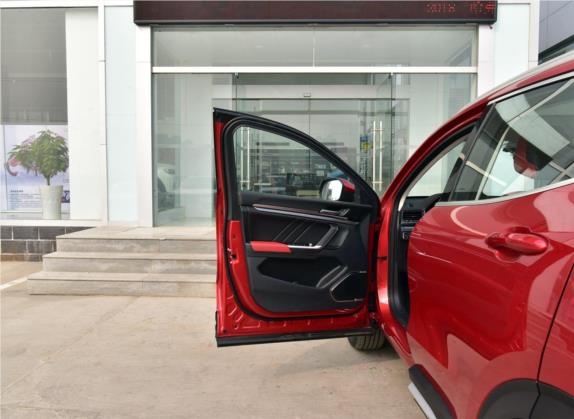 哈弗H4 2018款 红标 1.5GDIT DCT风尚型 车厢座椅   前门板