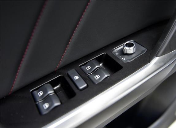 哈弗H4 2018款 红标 1.3GDIT DCT时尚型 车厢座椅   门窗控制