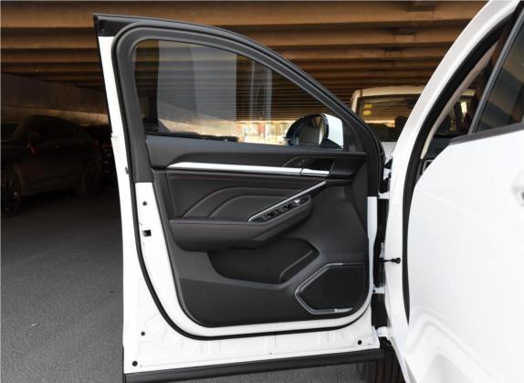 哈弗F5 2018款 1.5T i型 车厢座椅   前门板