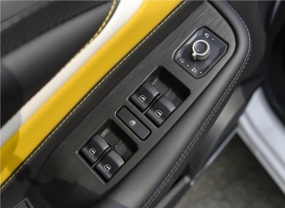 哈弗F7x 2019款 2.0T 两驱极智潮玩版 车厢座椅   门窗控制