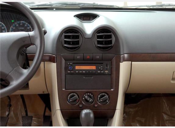 赛豹III 2008款 1.6L 手动舒适型 中控类   中控台