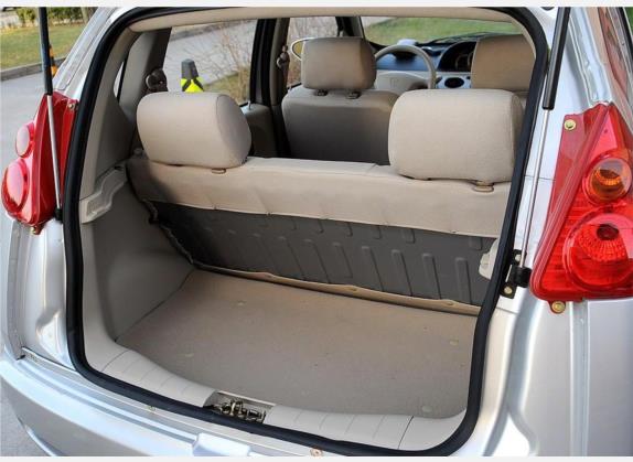 路宝 2008款 节油π 1.1L AMT标准型 车厢座椅   后备厢