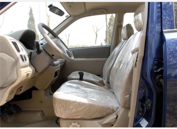 赛马 2009款 1.5L 手动舒适型 车厢座椅   前排空间