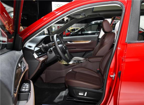 汉腾X5 2019款 MAX 1.5T CVT豪华型 7座 车厢座椅   前排空间