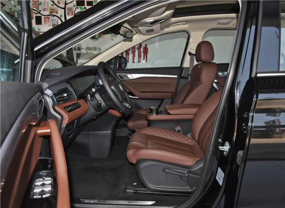 汉腾V7 2019款 1.5T 自动尊享型 6座 国V 车厢座椅   前排空间