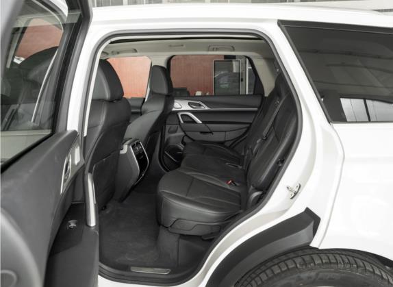 旷世 2020款 2.0T 自动四驱尊贵型 车厢座椅   后排空间