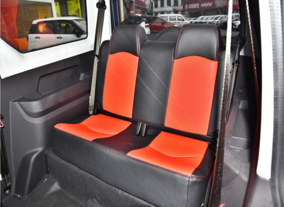 恒润HRS1 2022款 精英型 车厢座椅   后排空间