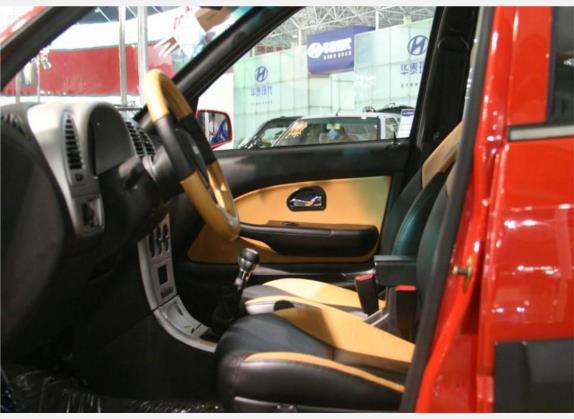 海迅 2006款 两厢 1.8L 舒适型 车厢座椅   前排空间
