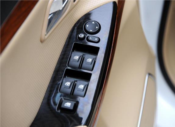 海马M8 2014款 2.0L 自动豪华型 车厢座椅   门窗控制