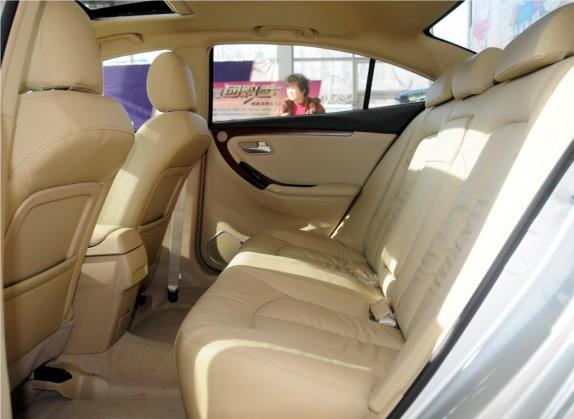 海马M8 2014款 2.0L 手动舒适型 车厢座椅   后排空间
