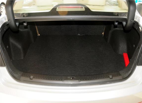 海马M8 2014款 2.0L 手动舒适型 车厢座椅   后备厢