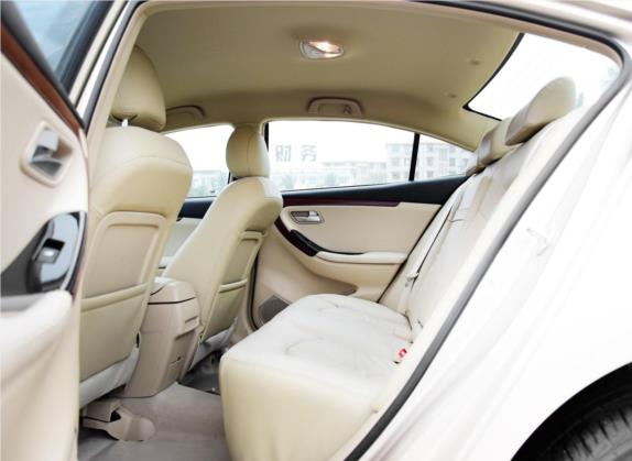 海马M8 2015款 2.0L 自动时尚型 车厢座椅   后排空间
