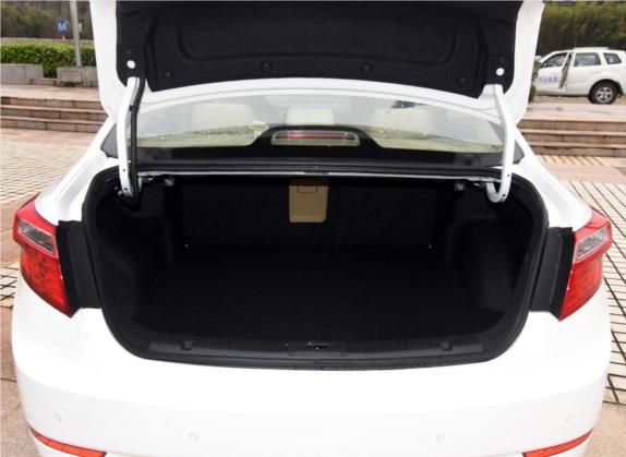 海马M8 2015款 2.0L 自动时尚型 车厢座椅   后备厢