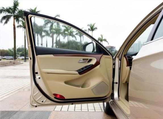 海马M8 2015款 2.0L 手动时尚型 车厢座椅   前门板