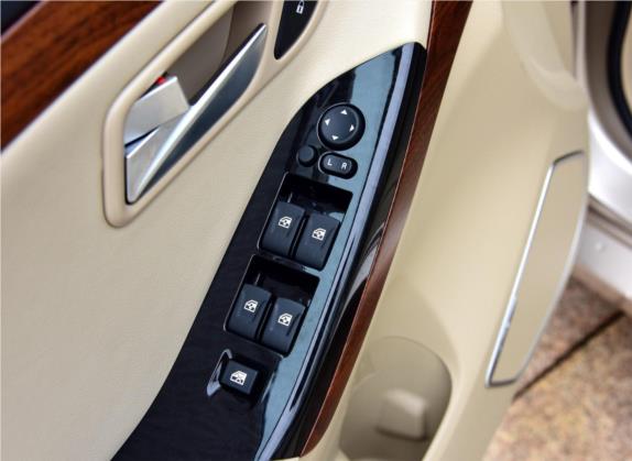 海马M8 2015款 2.0L 手动时尚型 车厢座椅   门窗控制
